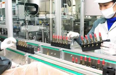 東方美谷迎盛會(huì) 國際化妝品大會(huì)在奉賢開幕，引領(lǐng)行業(yè)技術(shù)新浪潮